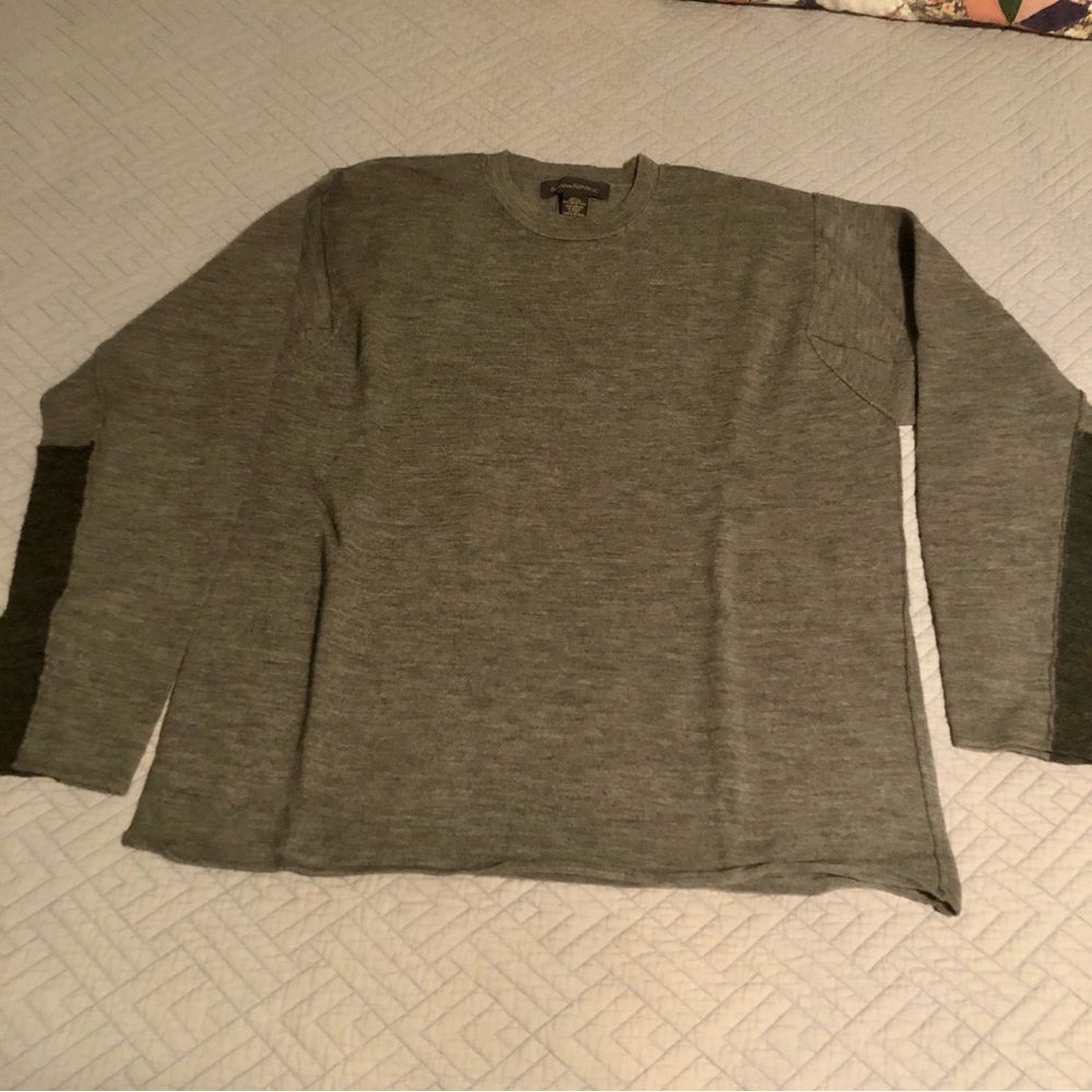 Banana Republic two toned sleeves